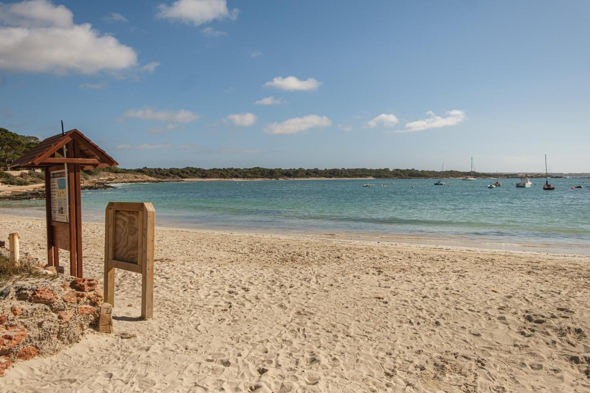 Alma Libre Beach Apartment Colonia de Sant Jordi Eksteriør billede